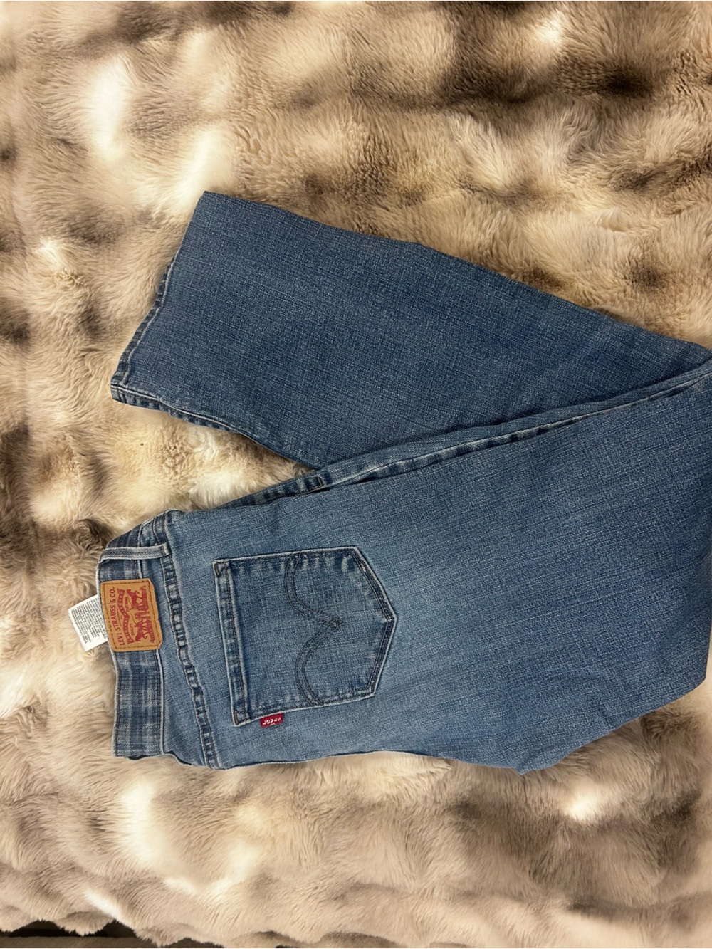 Levi's Women’s Medium Blue Straight-Leg Jeans